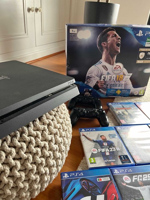 PlayStation 4 1 TB + Jogos