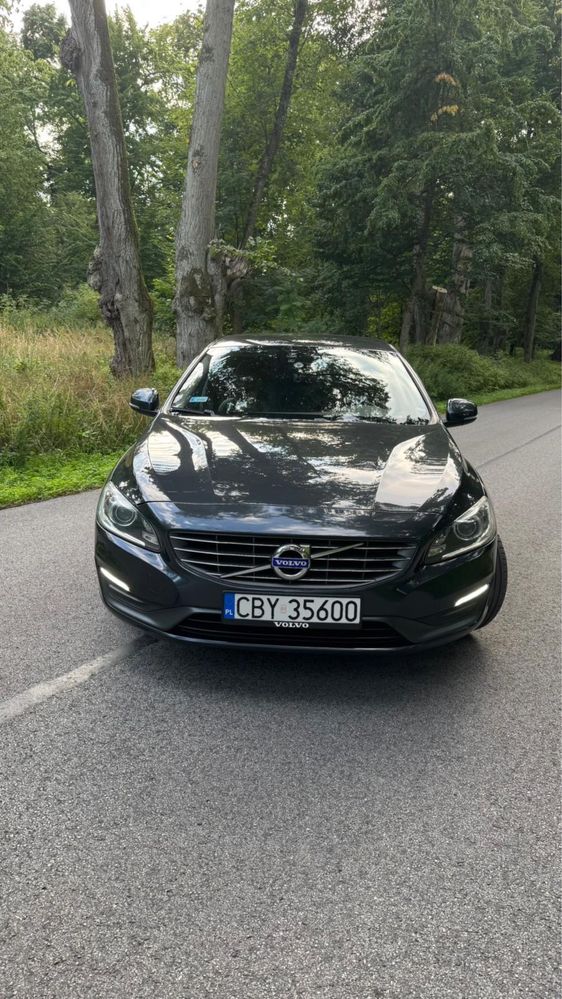 Sprzedam Volvo V60 – 2015 rok, automat, zadbany, garażowany