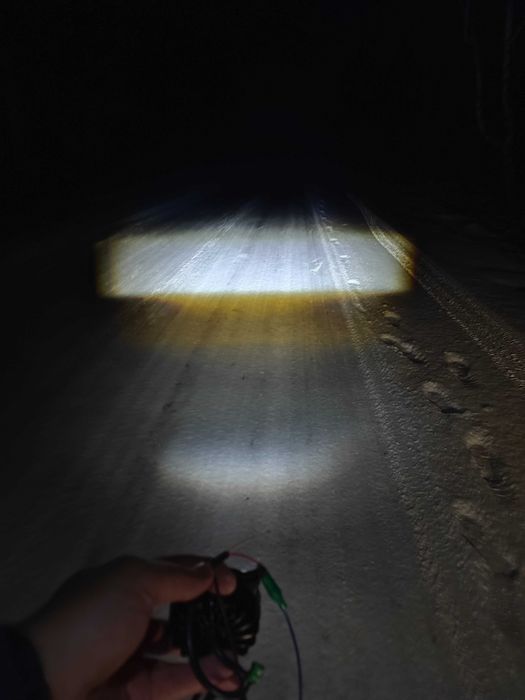 Прямокутна фара з лінзою у вигляді сови