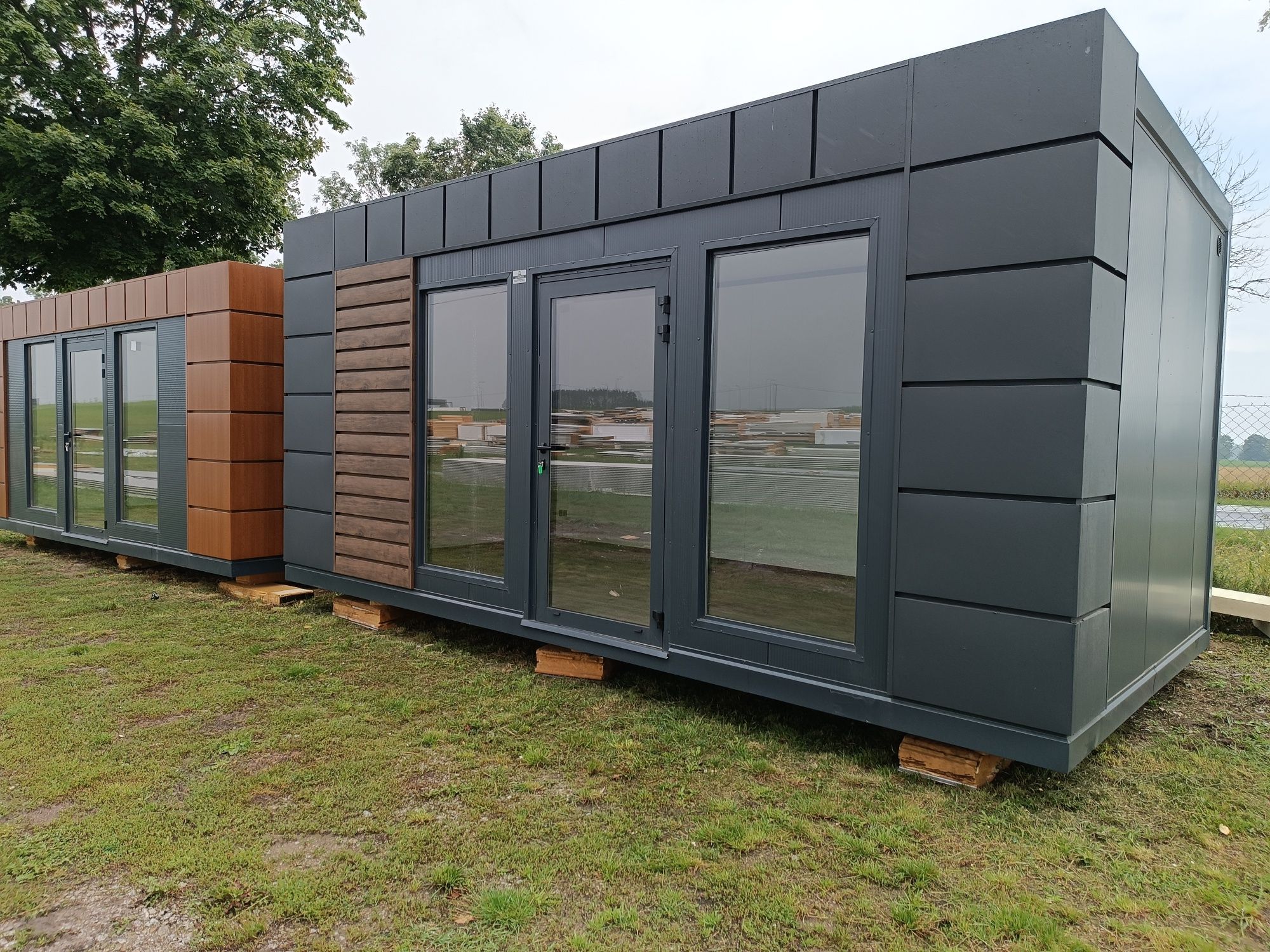 Pawilon handlowy, domek letniskowy
