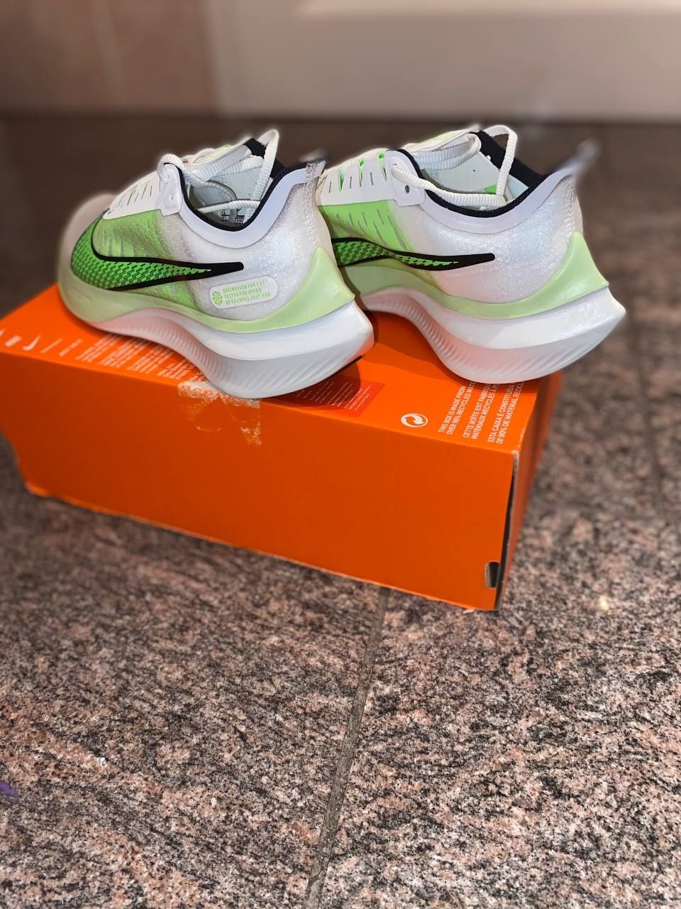 Кроссовки для бега NIKE ZOOM GRAVITY 38.24 см