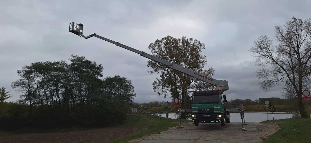 Wynajem zwyżki podnośnika koszowego 24h/7 Sochaczew Wyszogród Błonie