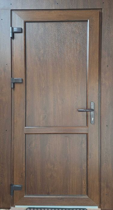 Продам Двері Металопластикові,готові двери зі складу