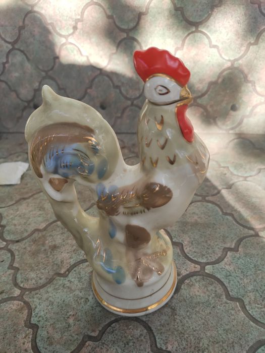 Продаем фарфорового петушка