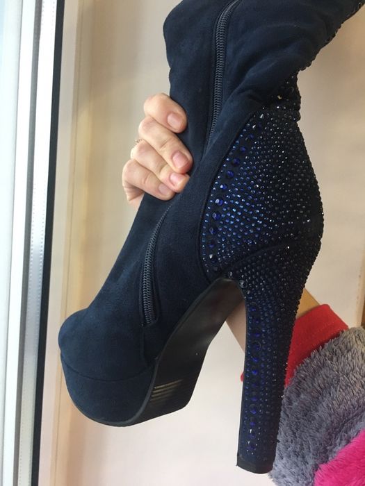 Продам зимові сапоги на каблуку