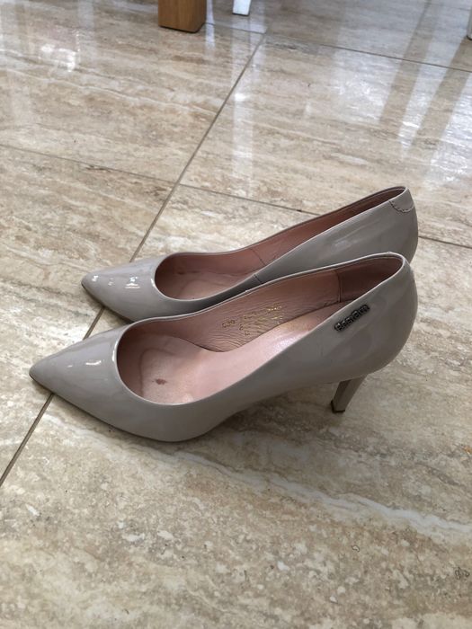 Szpilki beżowe BEST BUT