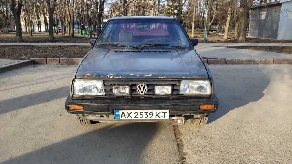 Volkswagen Jetta купе 1986г
Газ/бензин,