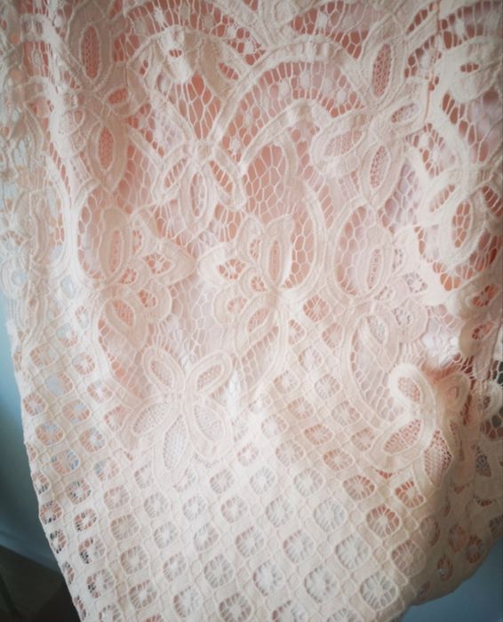 Sukeinka na wesle jasny roz koronkowa M