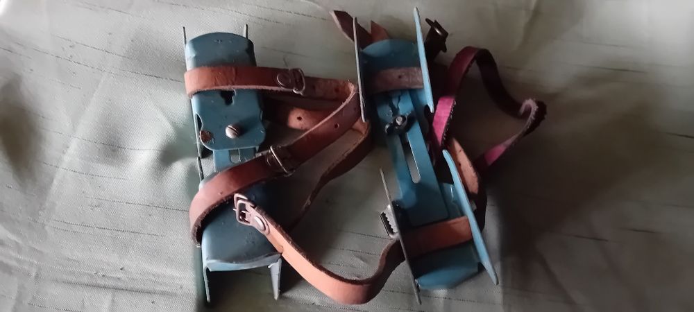 Zestaw 6 par starych łyżew kolekcjonerskich    , przedwojennych  ,prl