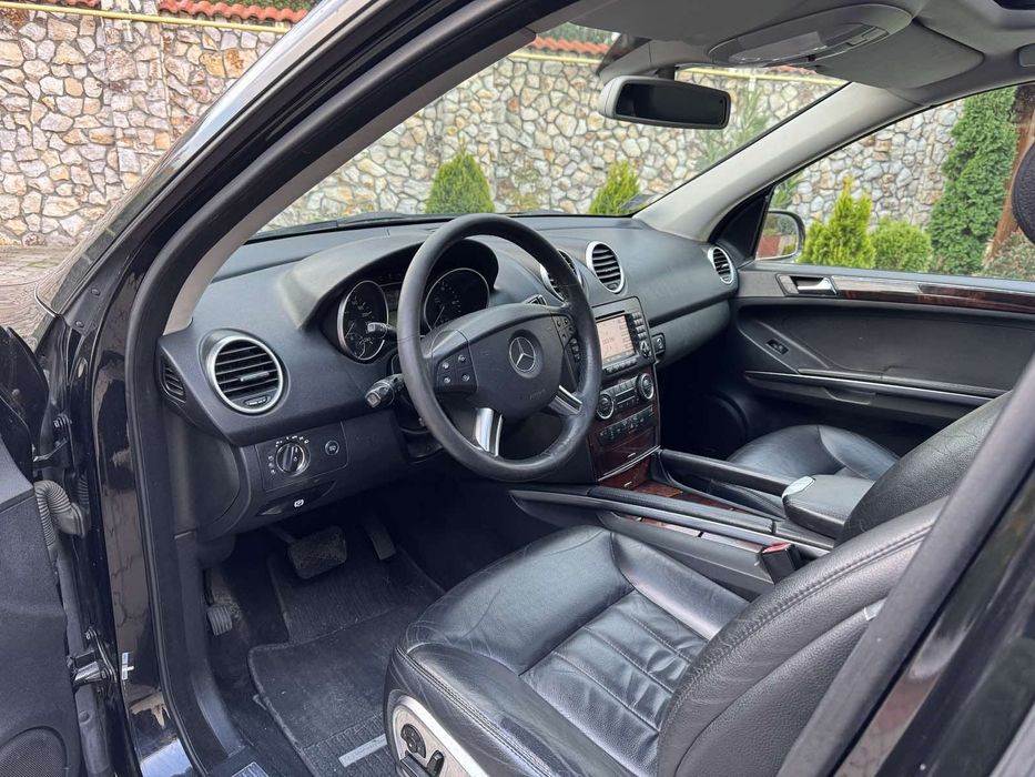 Продається Mersedes ML 320 випуск 2006 року, торг можливо