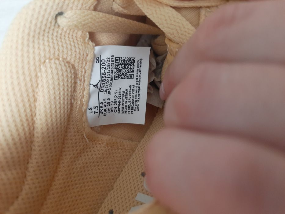 Оригінальні чоловічі кросівки AIR JORDAN SERIES BROWN DN1856-200