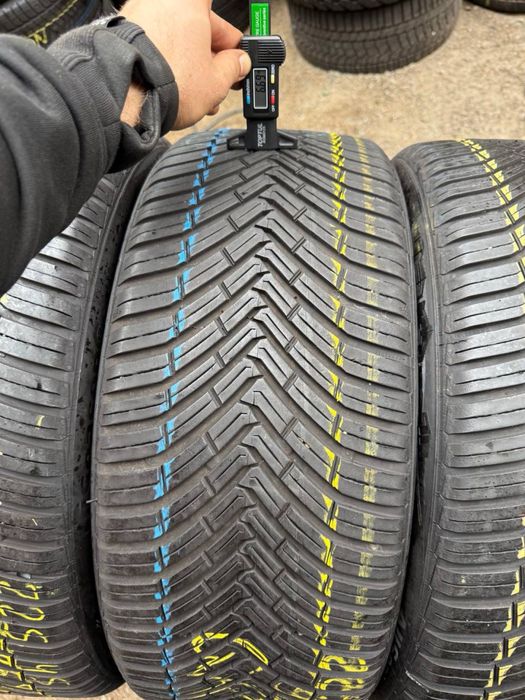 Шины БУ 225 45 R 18 Continental Allseason Contact  Всесезонный комплек