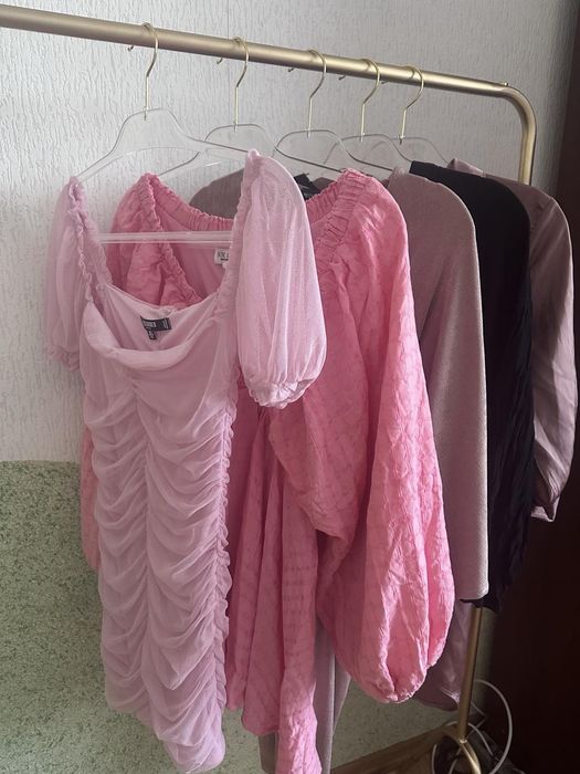 Жіночі сукні розміру XS-S в ідеальному стані  Prettylittlethings