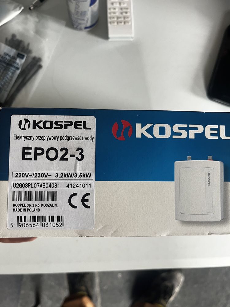 Elektryczny przepływowy podgrzewacz wody Kospel EPO2-3