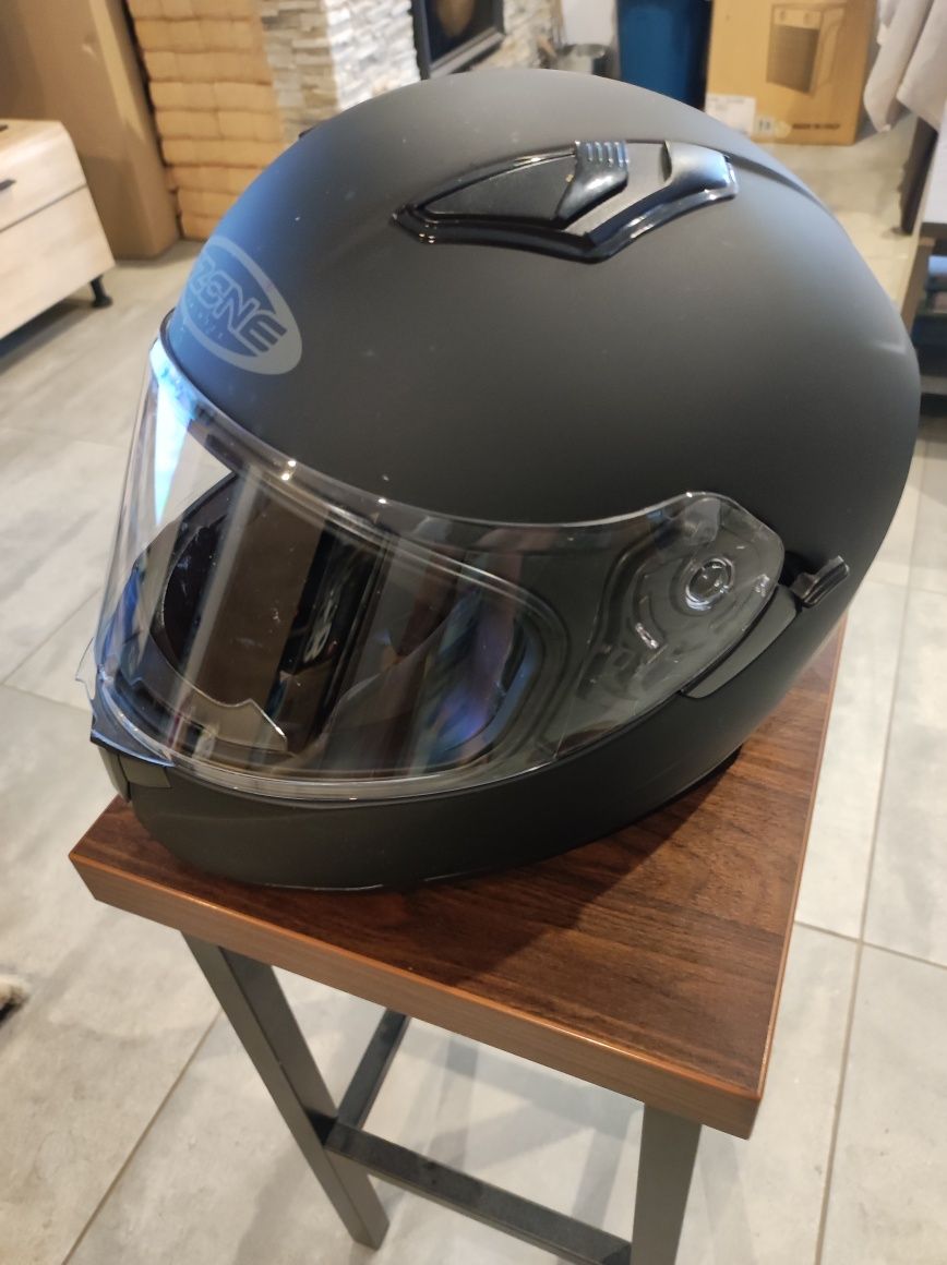 Prawie nowy kask motocyklowy XL mat, blenda słoneczna.Wysyłka InPost