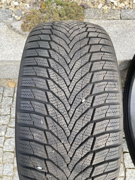 Komplet opon zima Nexen Winguard Sport 2 215/40/18 dot3520 6,5-7mm