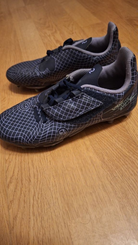 Buty korki chłopięce Kipsta Viralto (Decathlon) r.34 (wkładka 21,5 cm)
