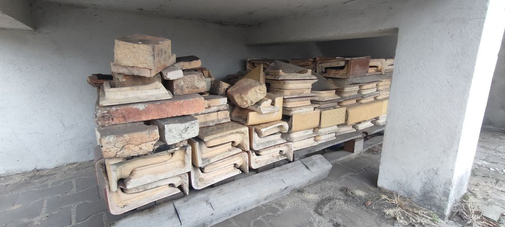 Kafle pieca kaflowego + cegły szamotowe