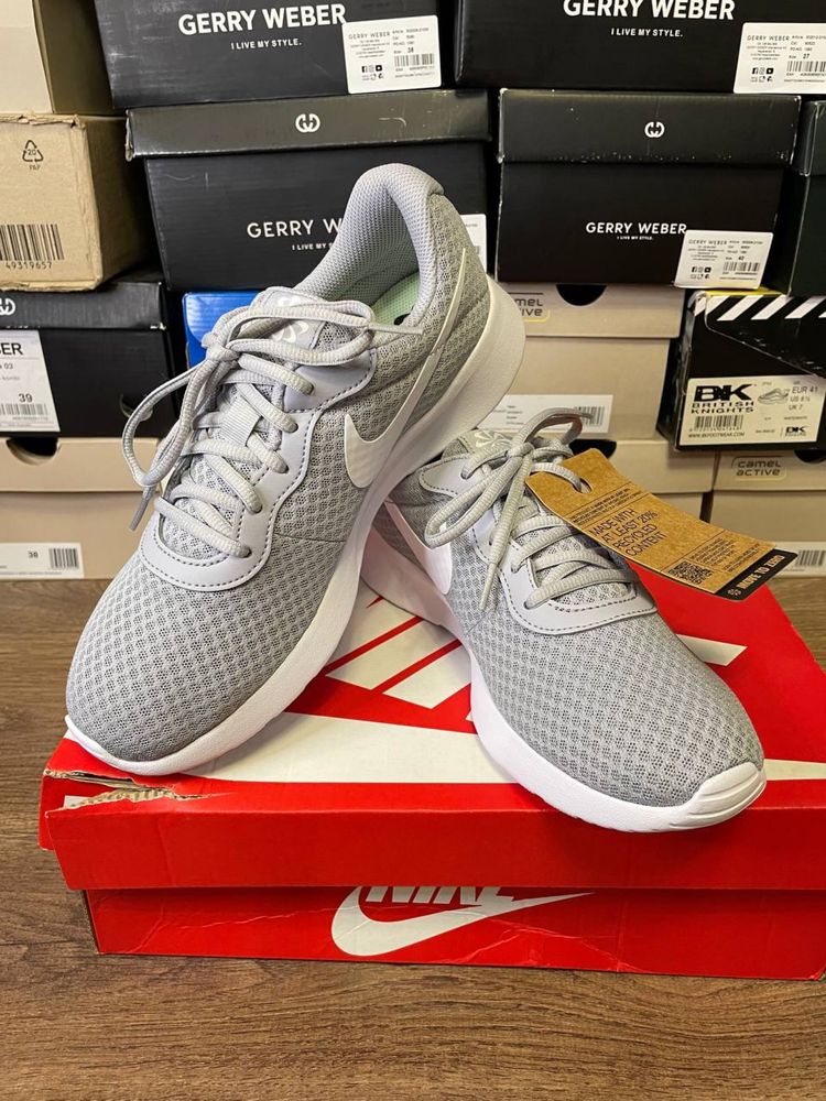 Кросівки Nike Tanjun, Оригінал!!! Розмір 40,5.