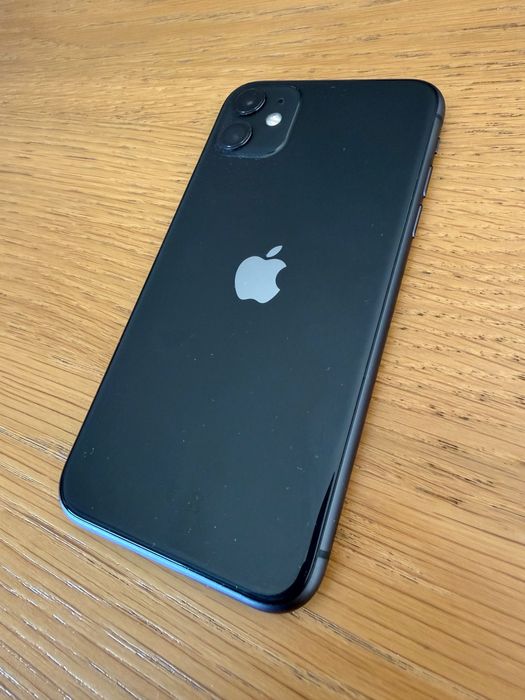 Vendo iPhone 11 64GB, desbloqueado, com bateria NOVA e caixa completa