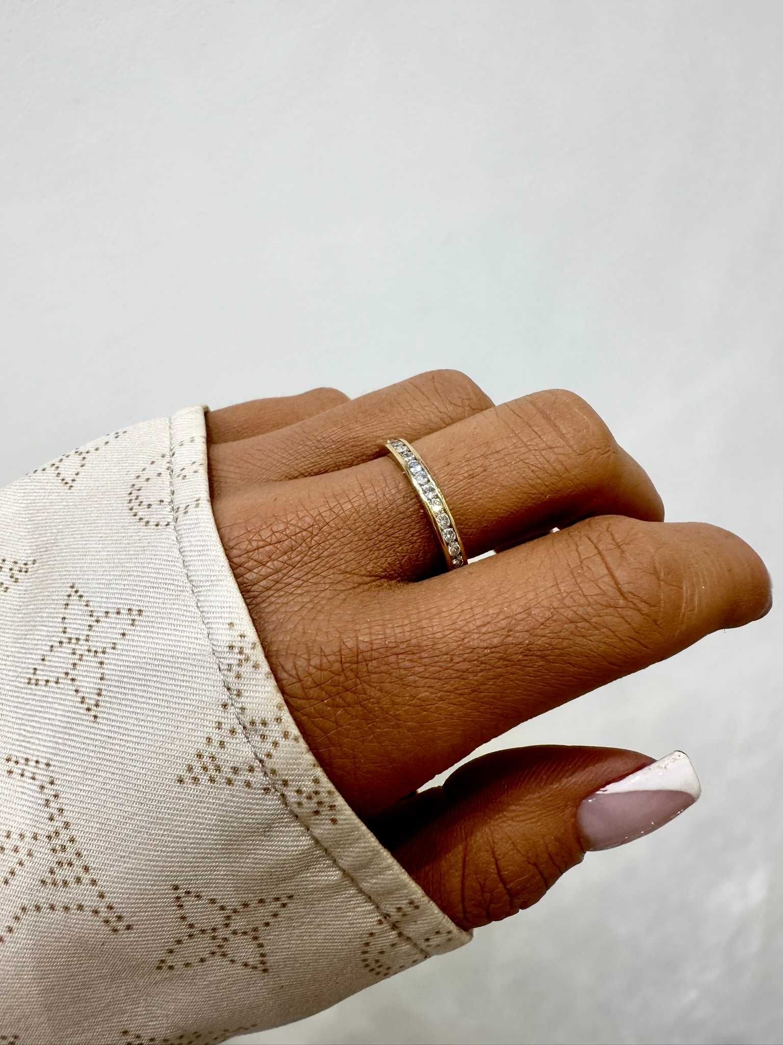 Obrączka eternity z naturalnymi diamentami 0.90CT W. KRUK