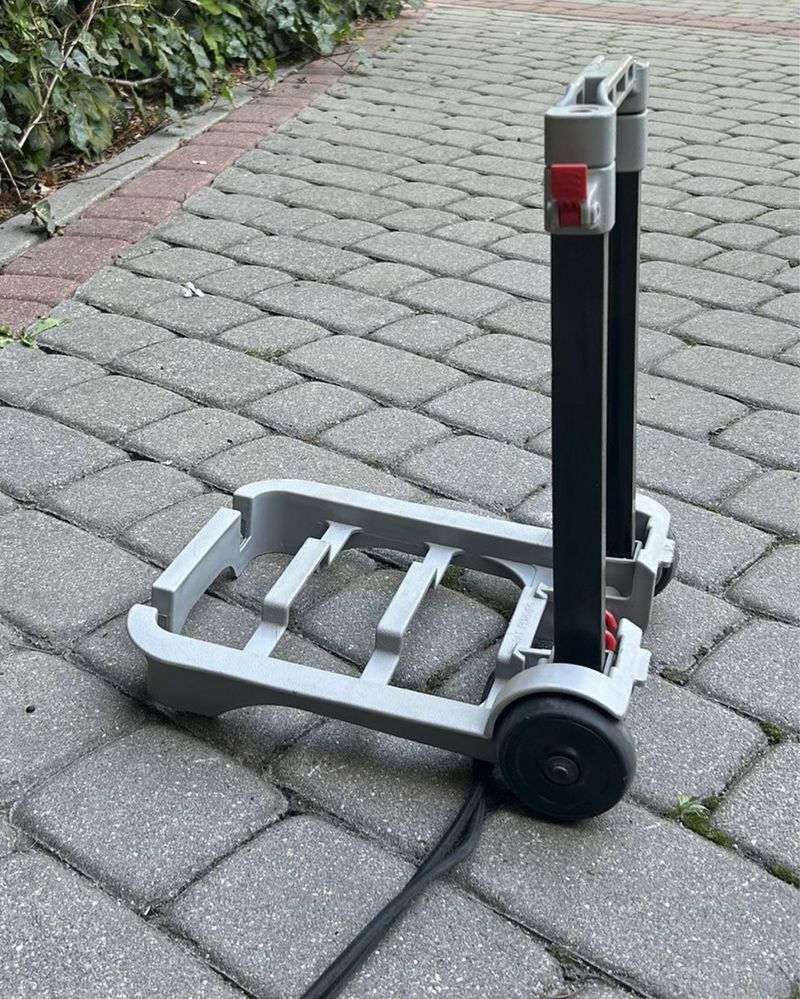 Plastikowy, kompaktowy, składany wózek na walizkę