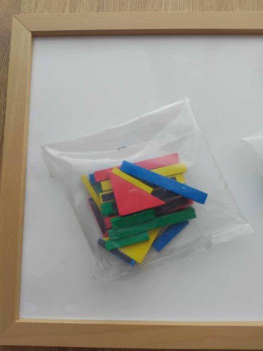 tablica magnetyczna biała dla dzieci z akcesoriami