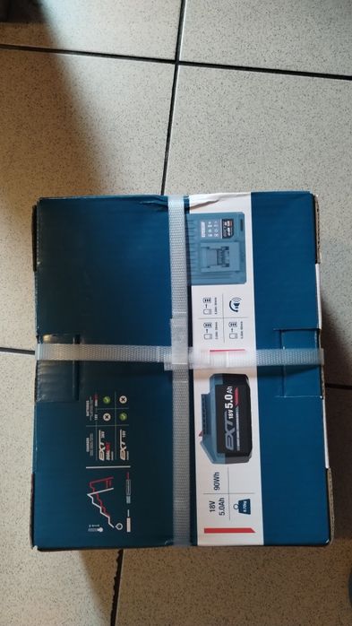 Erbauer zestaw ładowarka+akumulator 5Ah