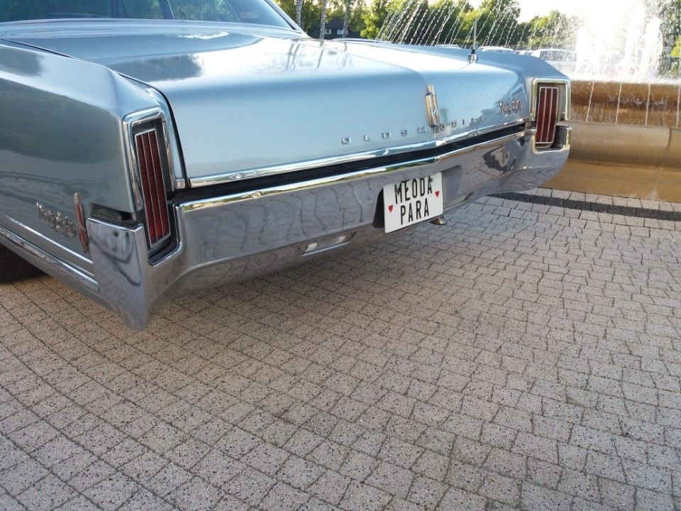 Auto do ślubu Oldsmobile 98 1965