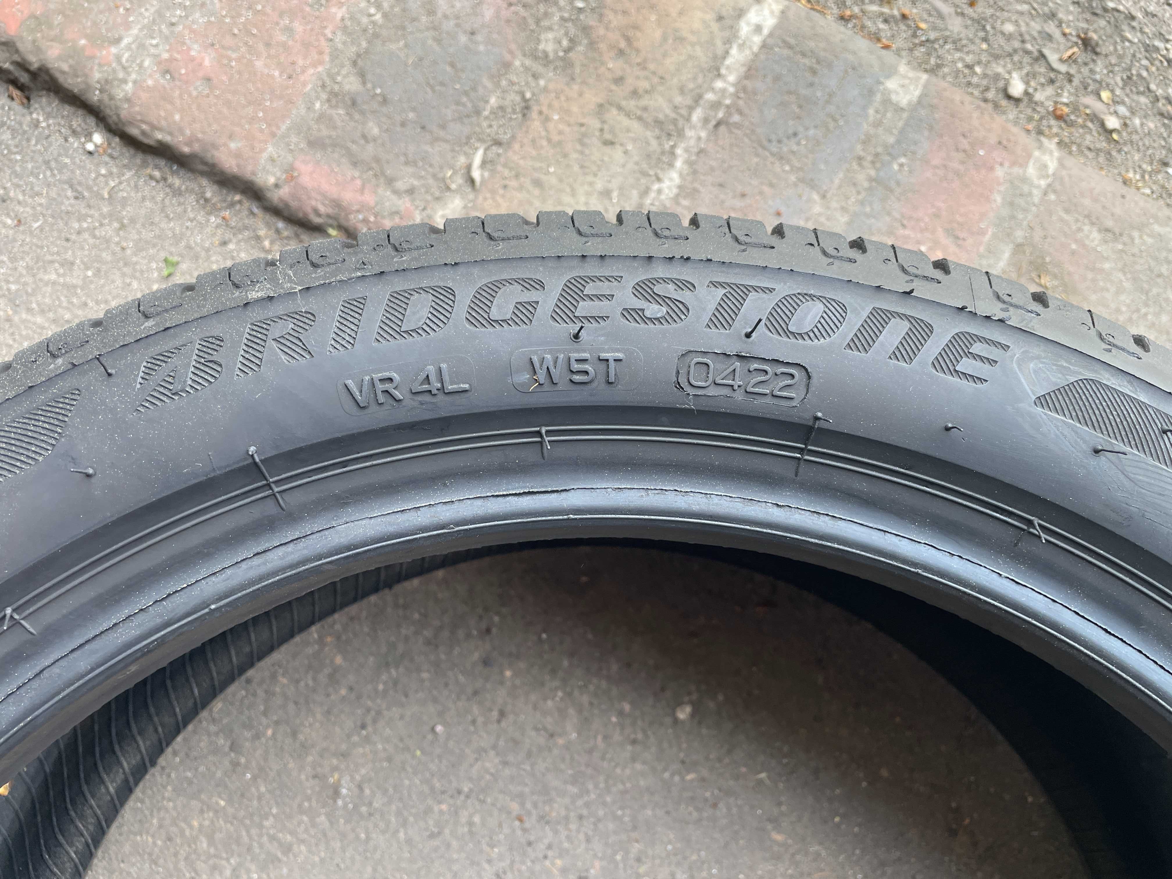 Komp. Opon Bridgestone 205/45R17