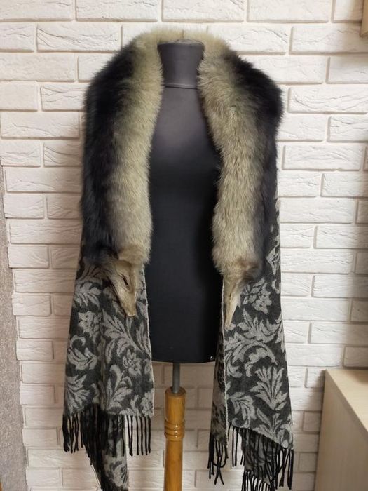 Розкішний палантин з хутром