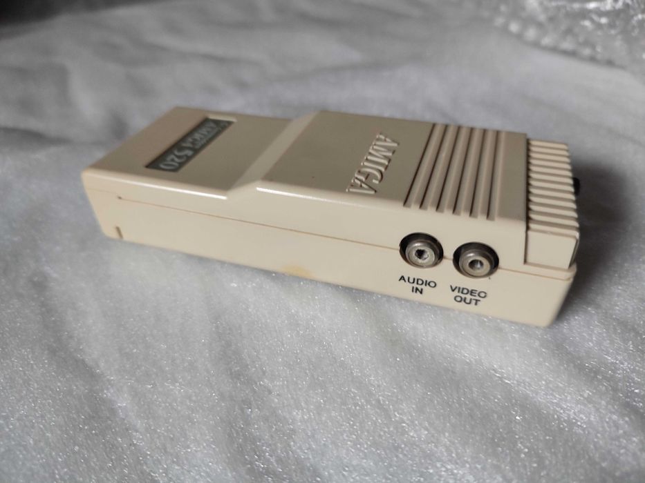 Sprawny Commodore Amiga modulator A520