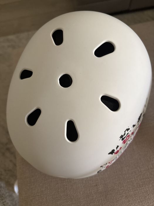 Kask do jazdy na rowerze, rolkach, deskorolce, hulajnodze