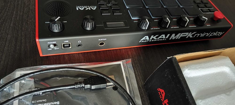 Teclado Midi Akai Mini Play