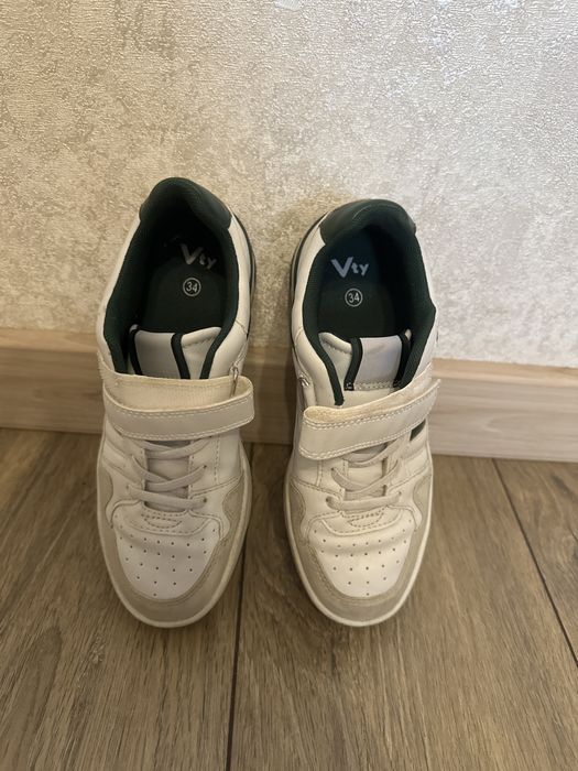 Продам стильні білі кеди Vty  на хлопчика,34р