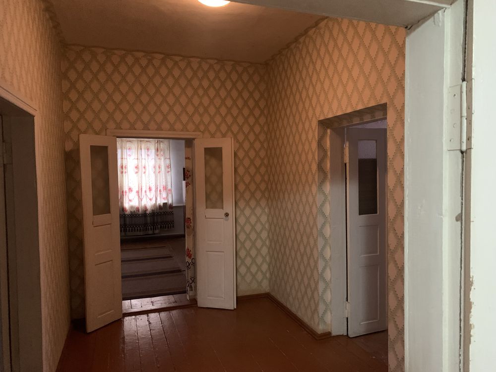 Продється дім 120 кв.м на 40 сотках землі.