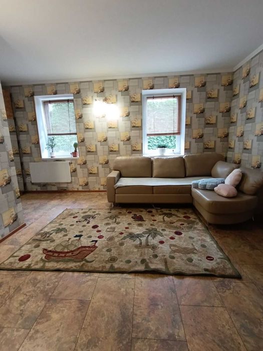 Продам дом в самом центре города . Rn