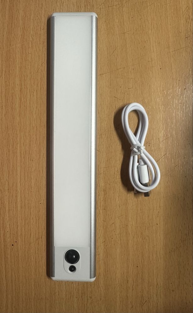 Lampka Led z czujnikiem ruchu