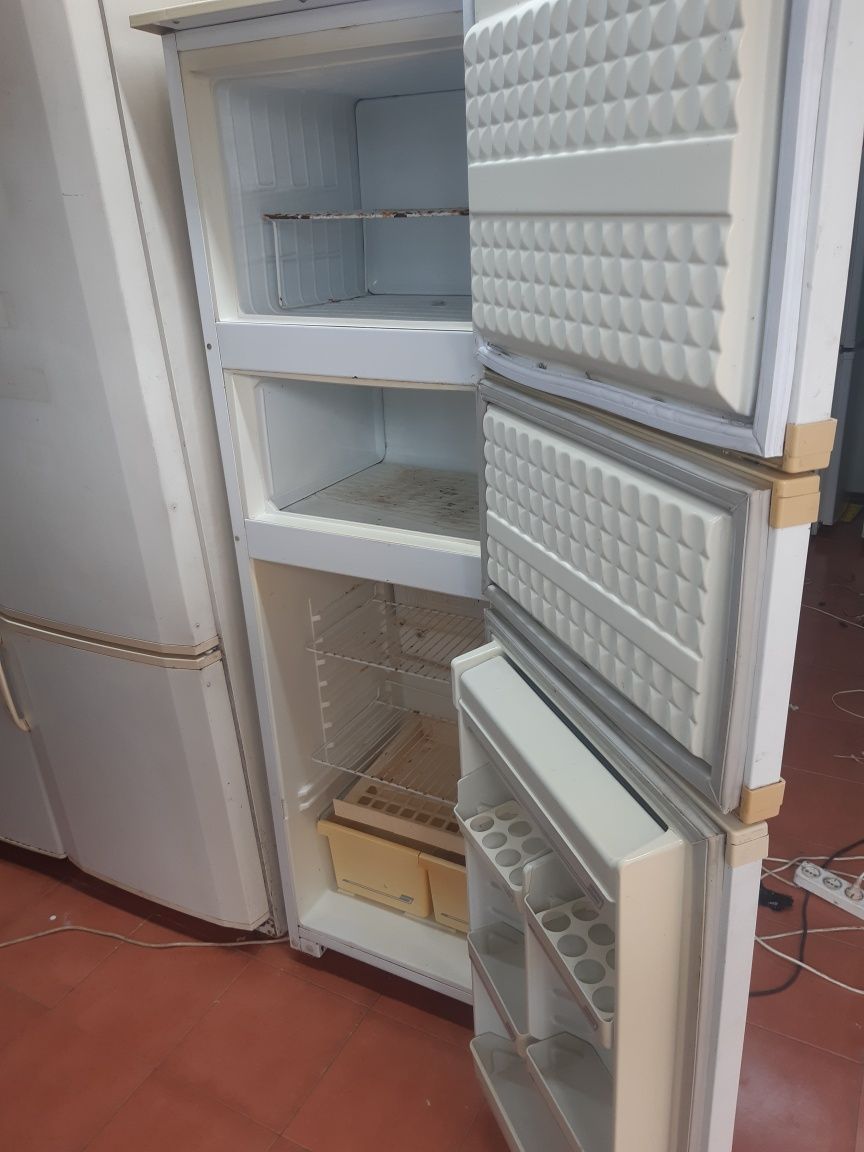 Холодильник LG. Есть доставка