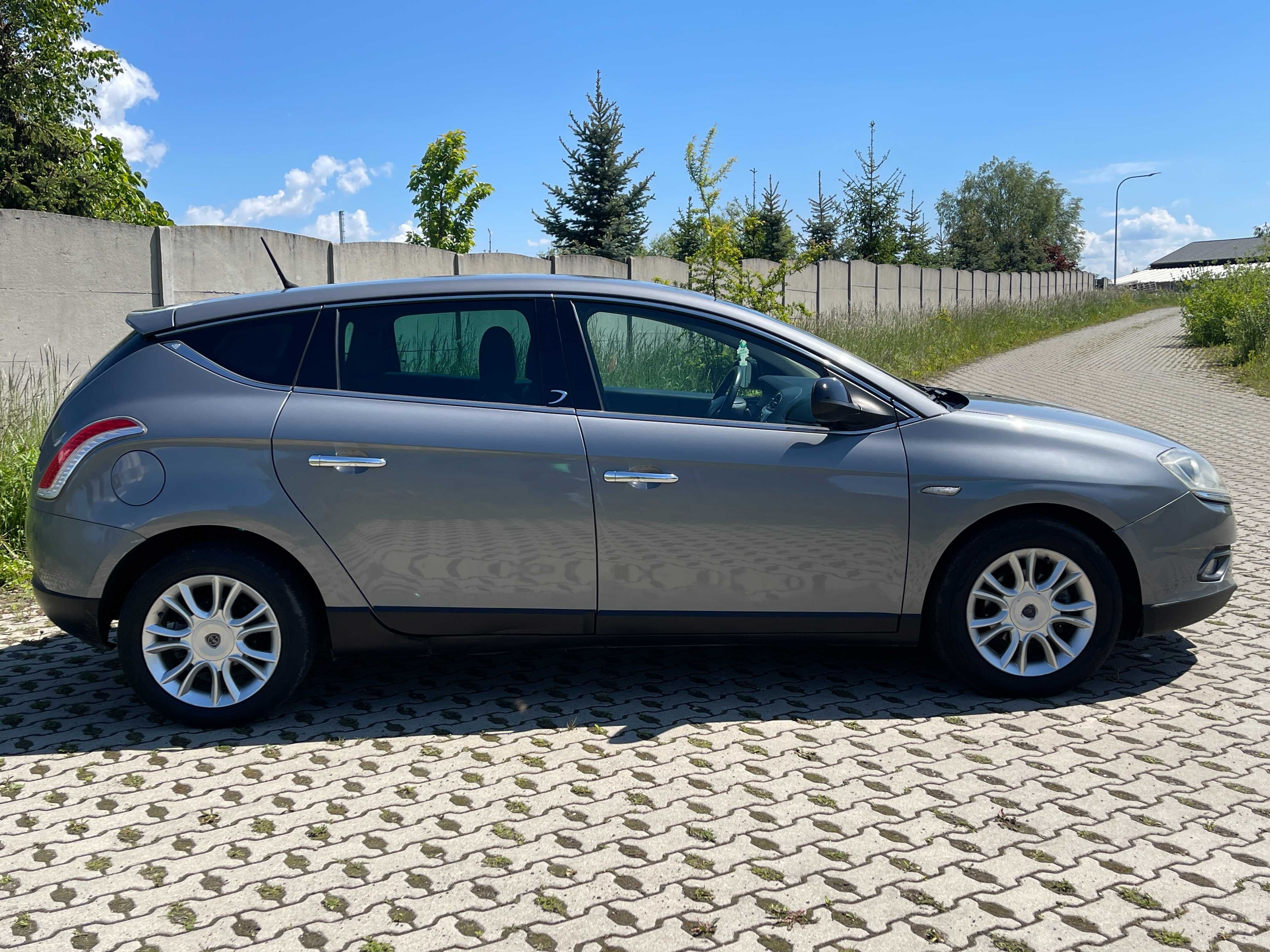 Lancia Delta 1.6 JTD Bezwypadkowa Transport Pod Dom