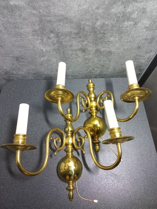Канделябры бронзовые на 2 плафона позолота пара настенные в антикварны