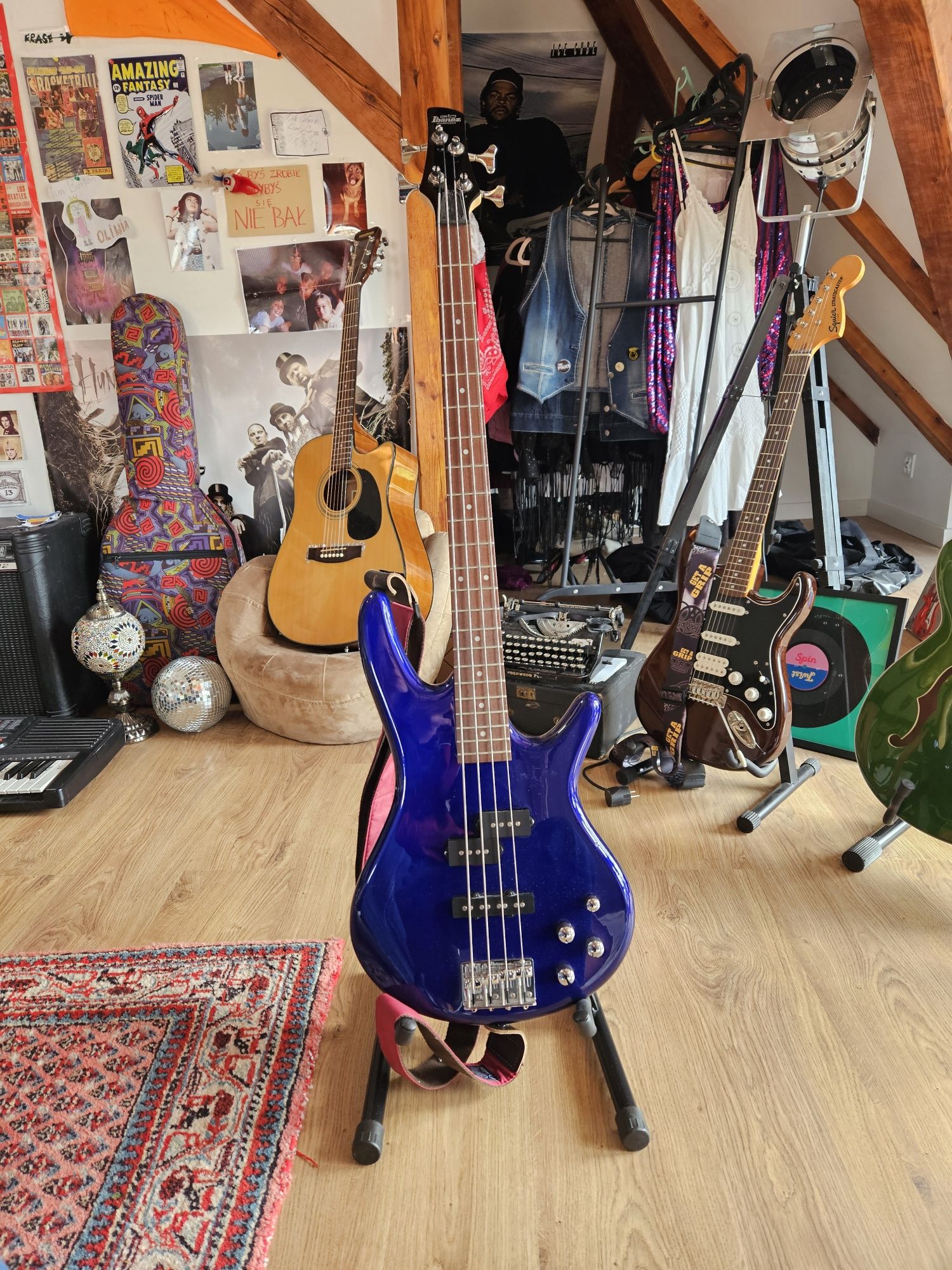 Gitara basowa, bass