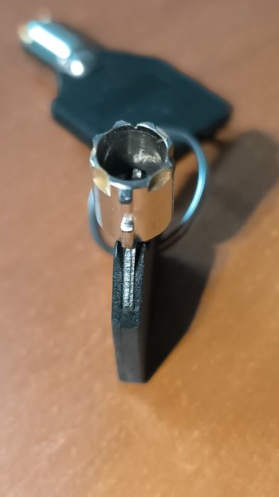 Продаю новые ключи разблокировки ворот Edinger
ключи разбло