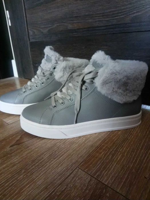 Buty zimowe ocieplane UGG