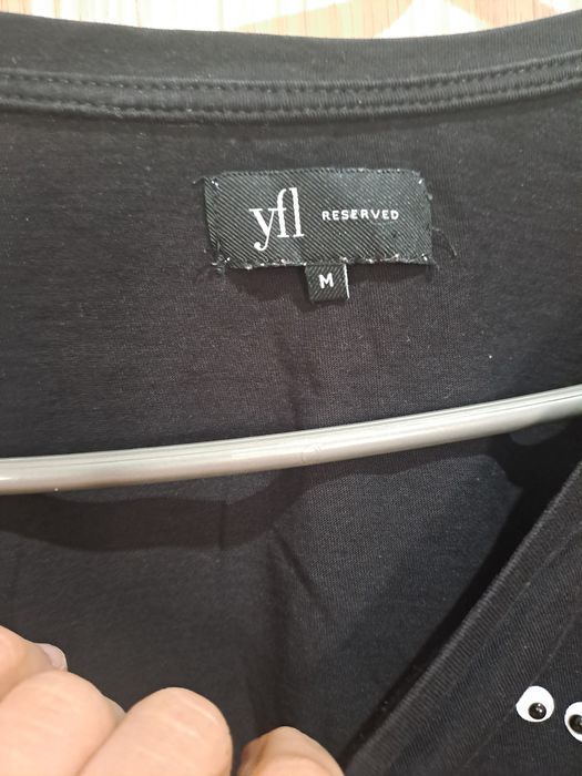 (1143) T-shirt damski r.M Reserved