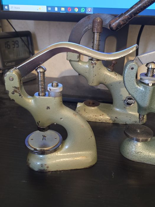 Часовой инструмент Пресс потанс Swiss made