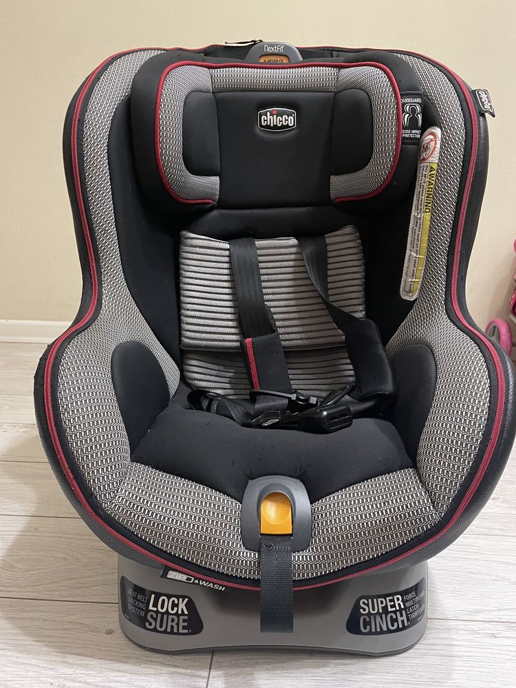 Автокресло Chicco NextFit ZIP