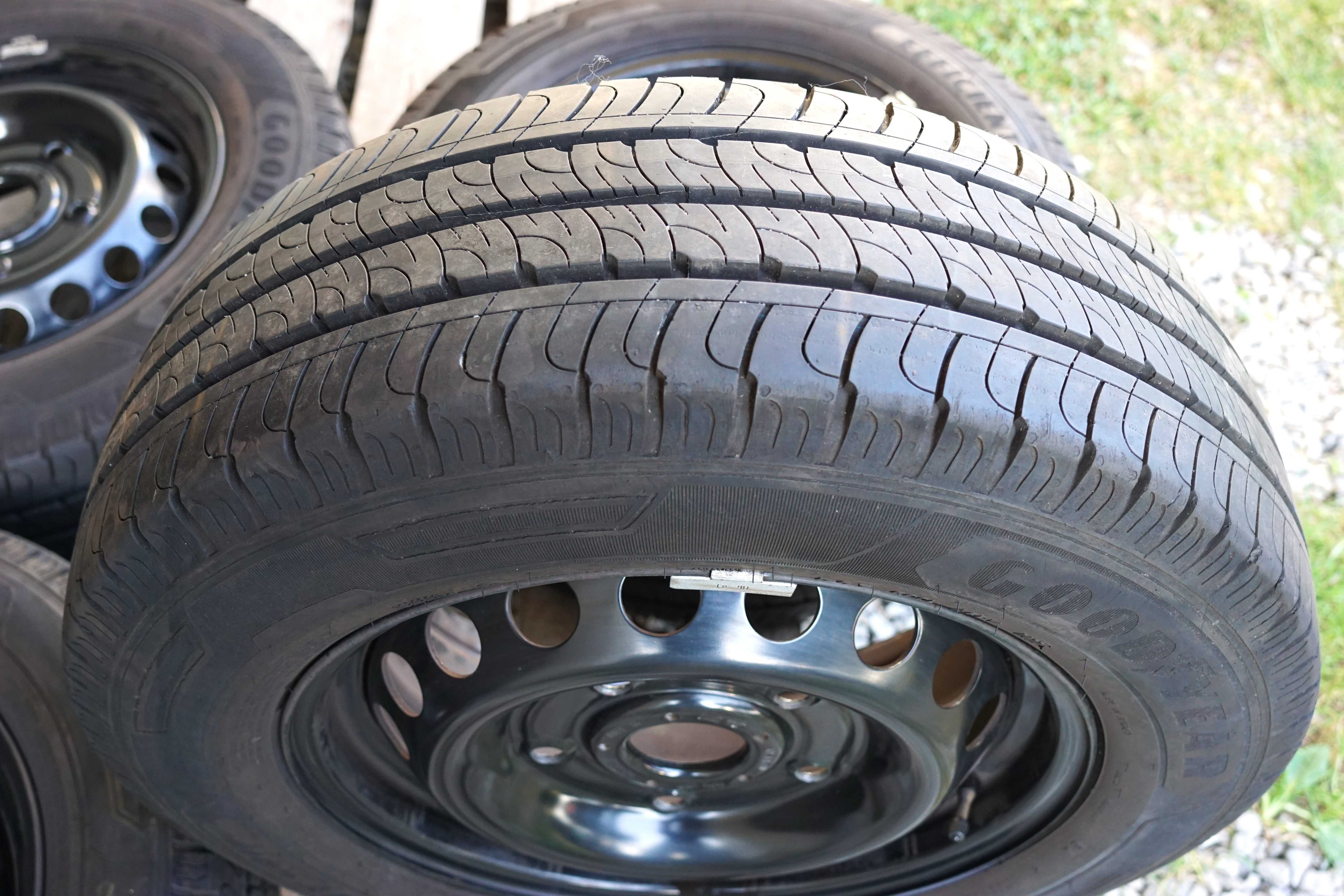 Koła letnie Ford Transit Tourneo Custom '16 Goodyear 215/65 2022 rok