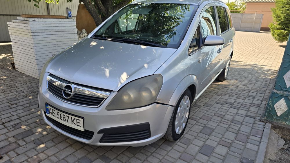 Opel Zafira B 1.9 CDTI Економна та простора сімейна

2

Машина