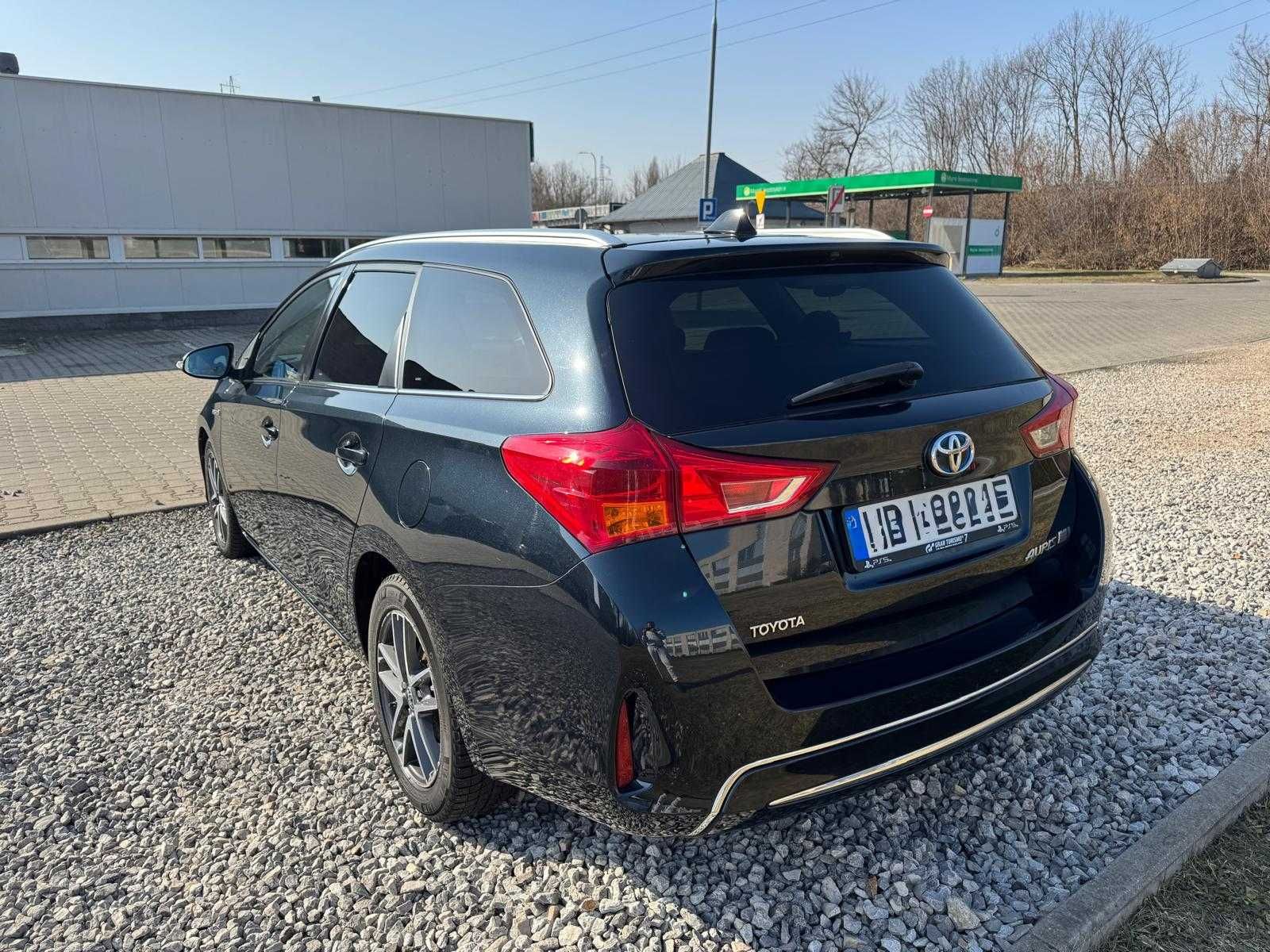 Toyota Auris 2015